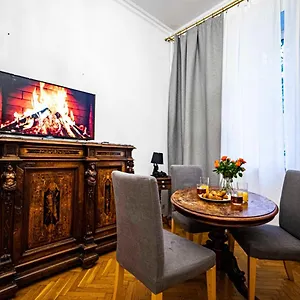 With Antique Furniture In The Old Town, Metro Warszawa